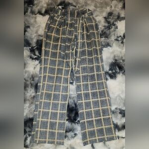 Woman's  Plaid Pants - Black and Yelliw And Cream.